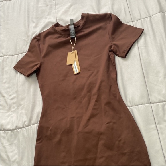SKIMS Swim Tee Dress Cocoa XXS NWT - Picture 3 of 9